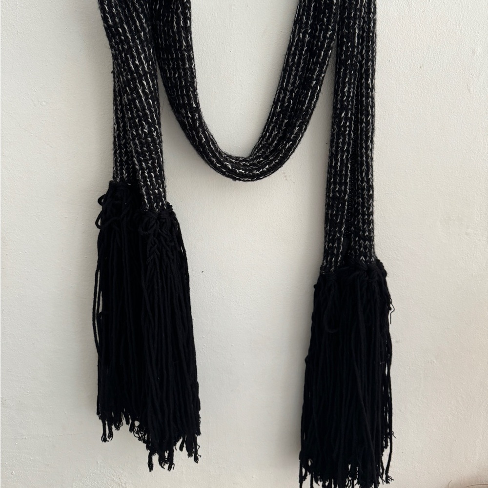 Gorgeous 10 feet long DEREK LAM scarf